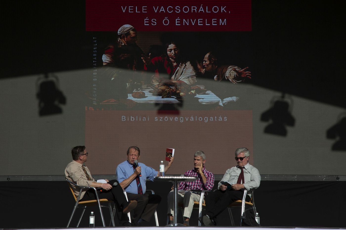 Bibliatarsulat konyvbemutato Hurta Hajnalka 2