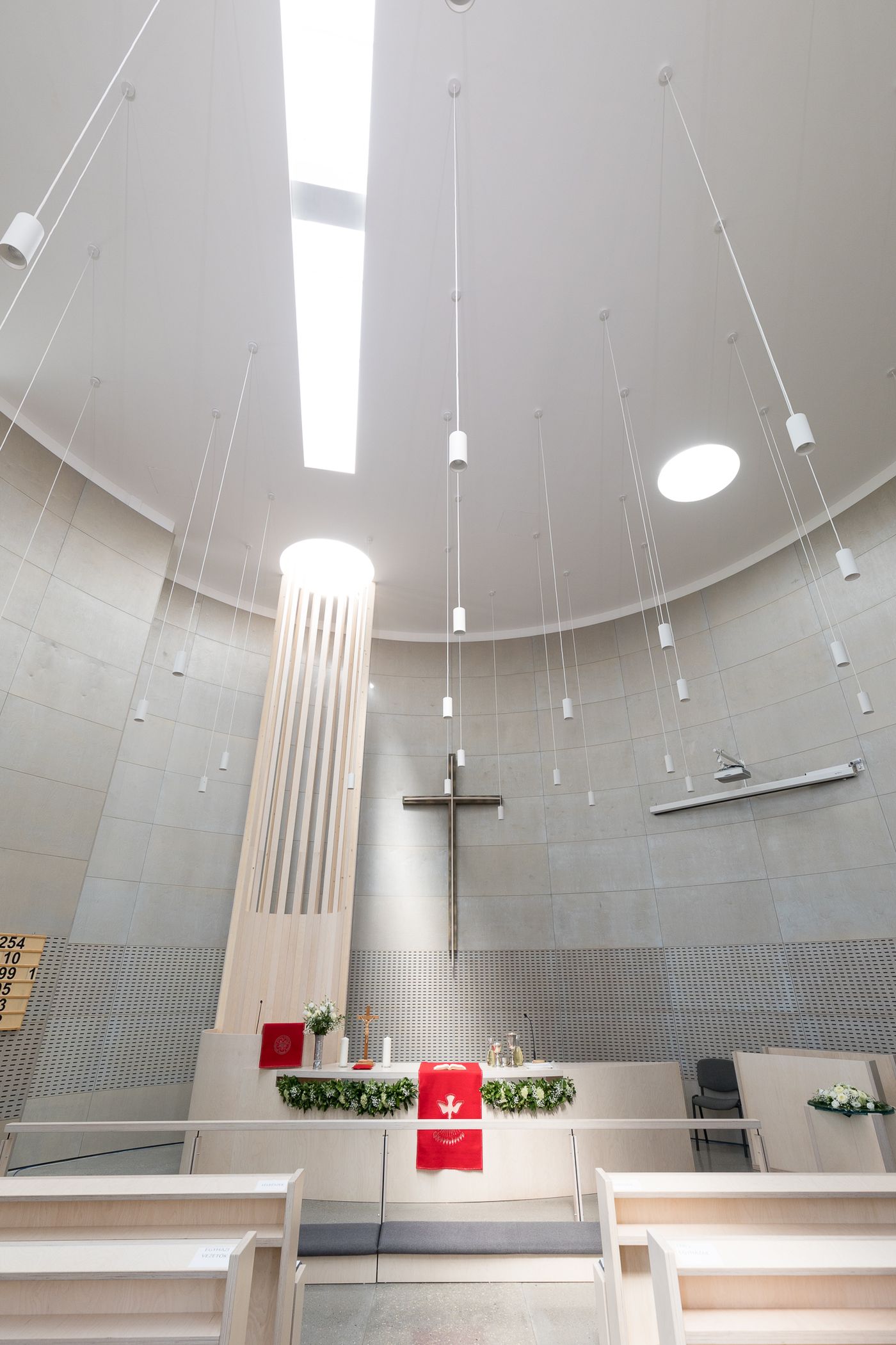Budakeszi evangelikus templom foto Magyari Marton