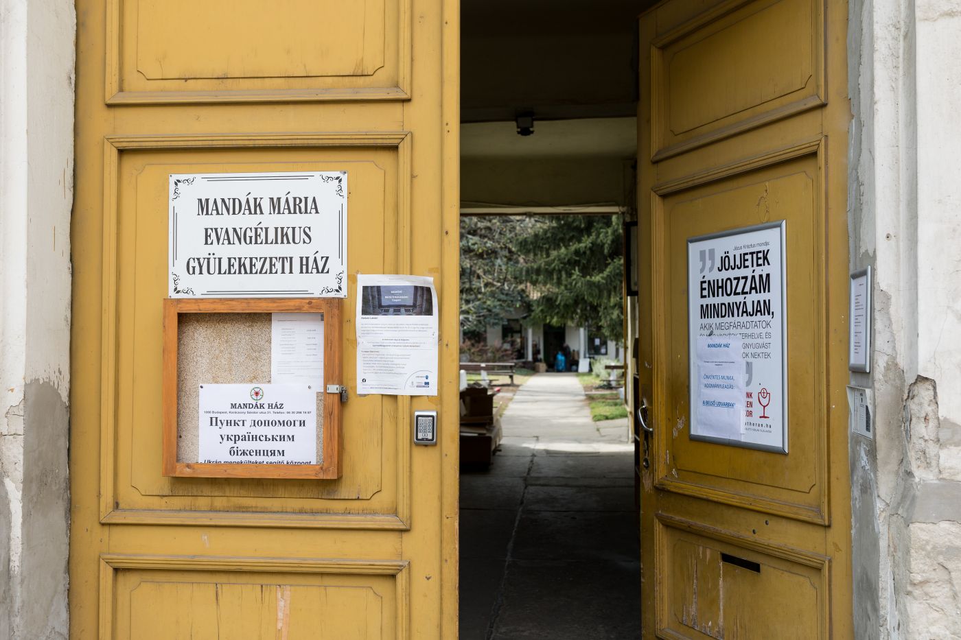 Mandak haz menekultek segitese riport foto Magyari Marton 1