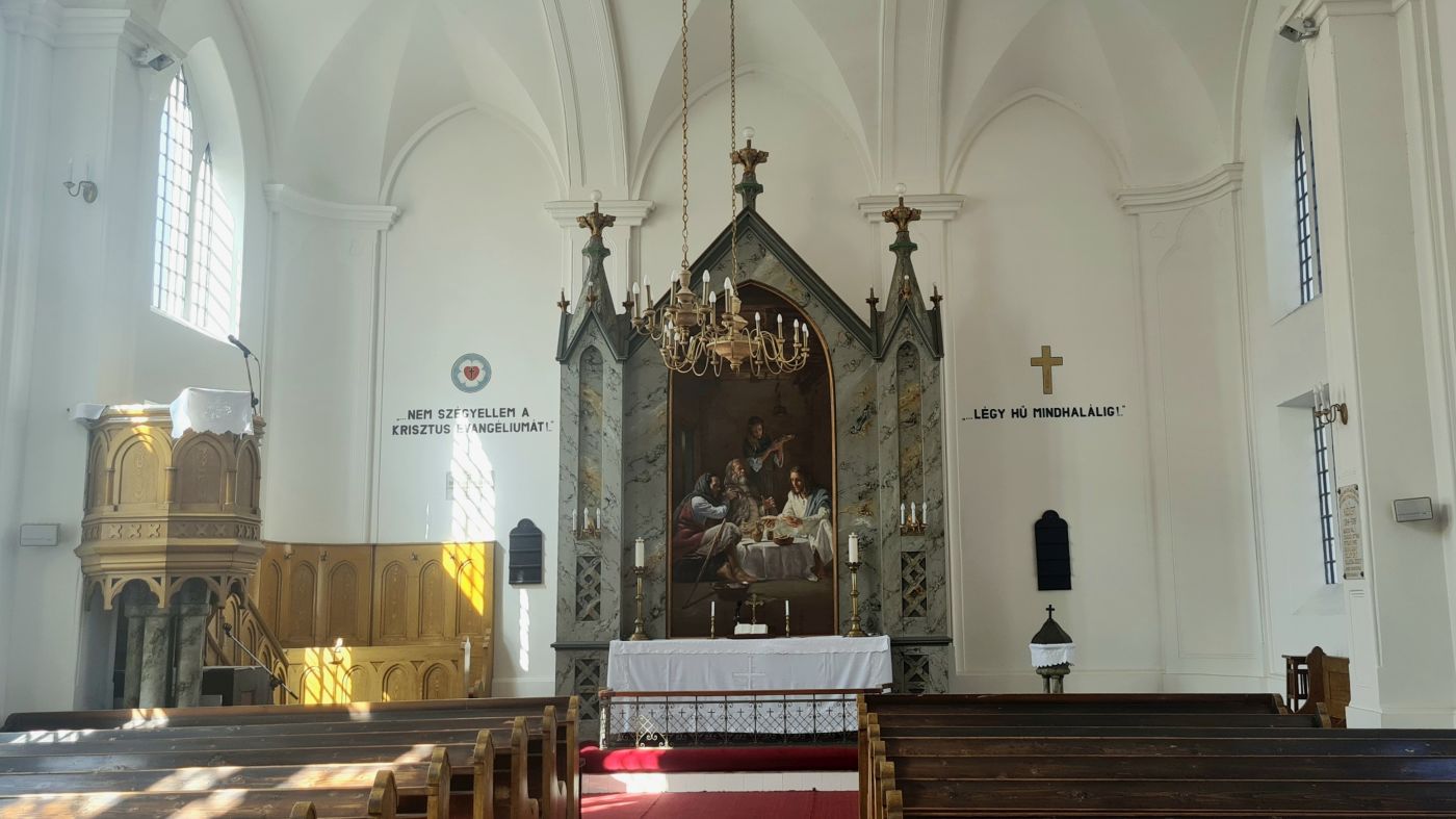 Dombóvári evangélikus templom oltártere