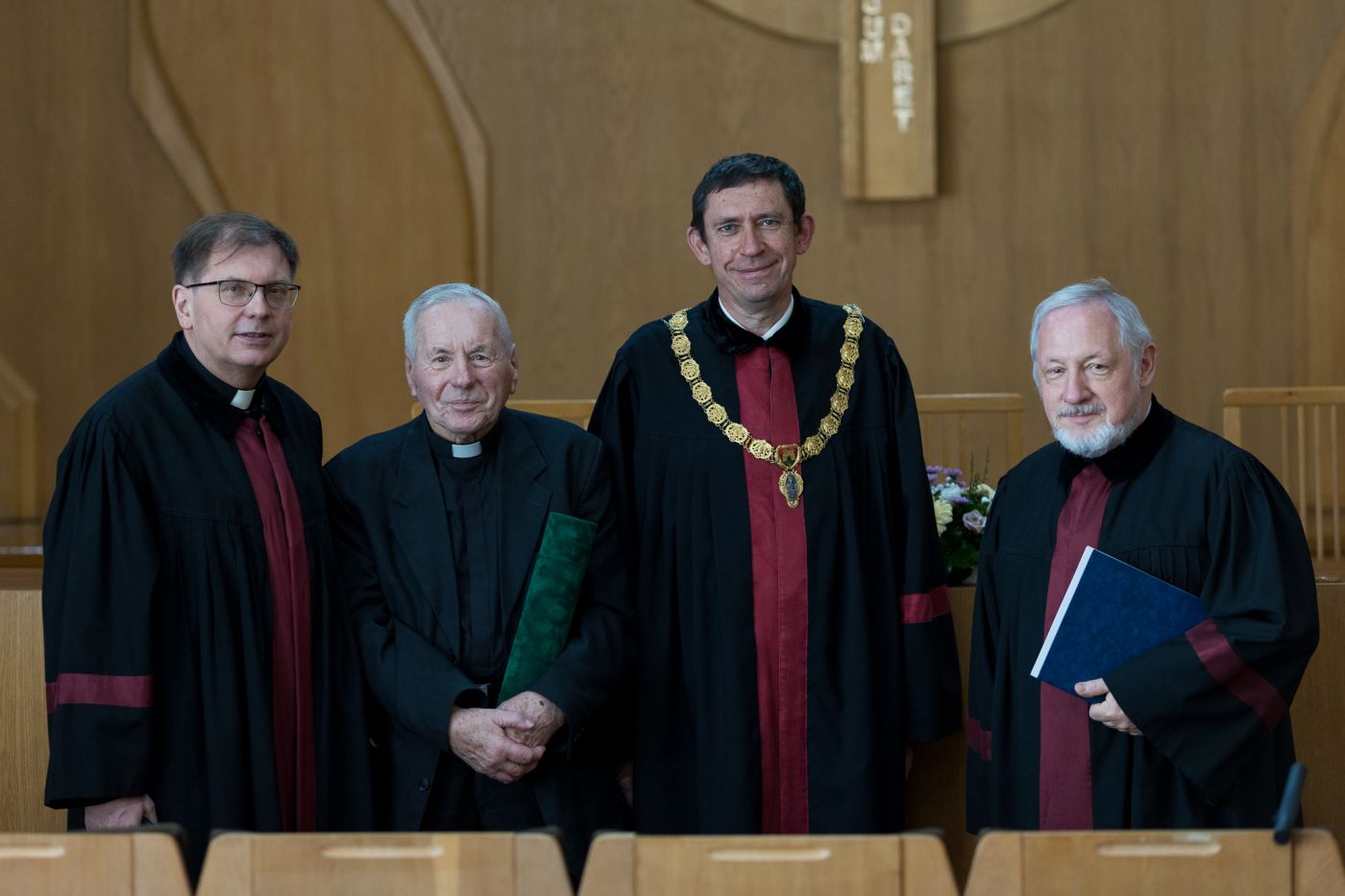 Fehér Károly díszdoktorrá avatása az Evangélikus Hittudományi Akadémián 2022. április 29-én - fotó: Magyari Márton