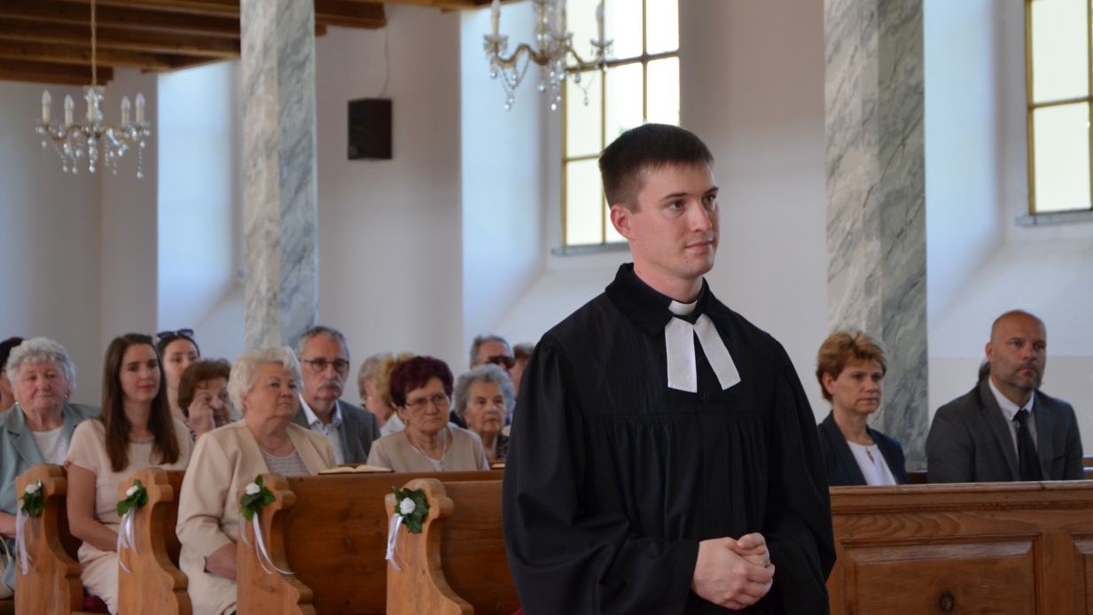 Baranyay Bence lelkésziktatása Répcelakon - fotó: Adámi Mária