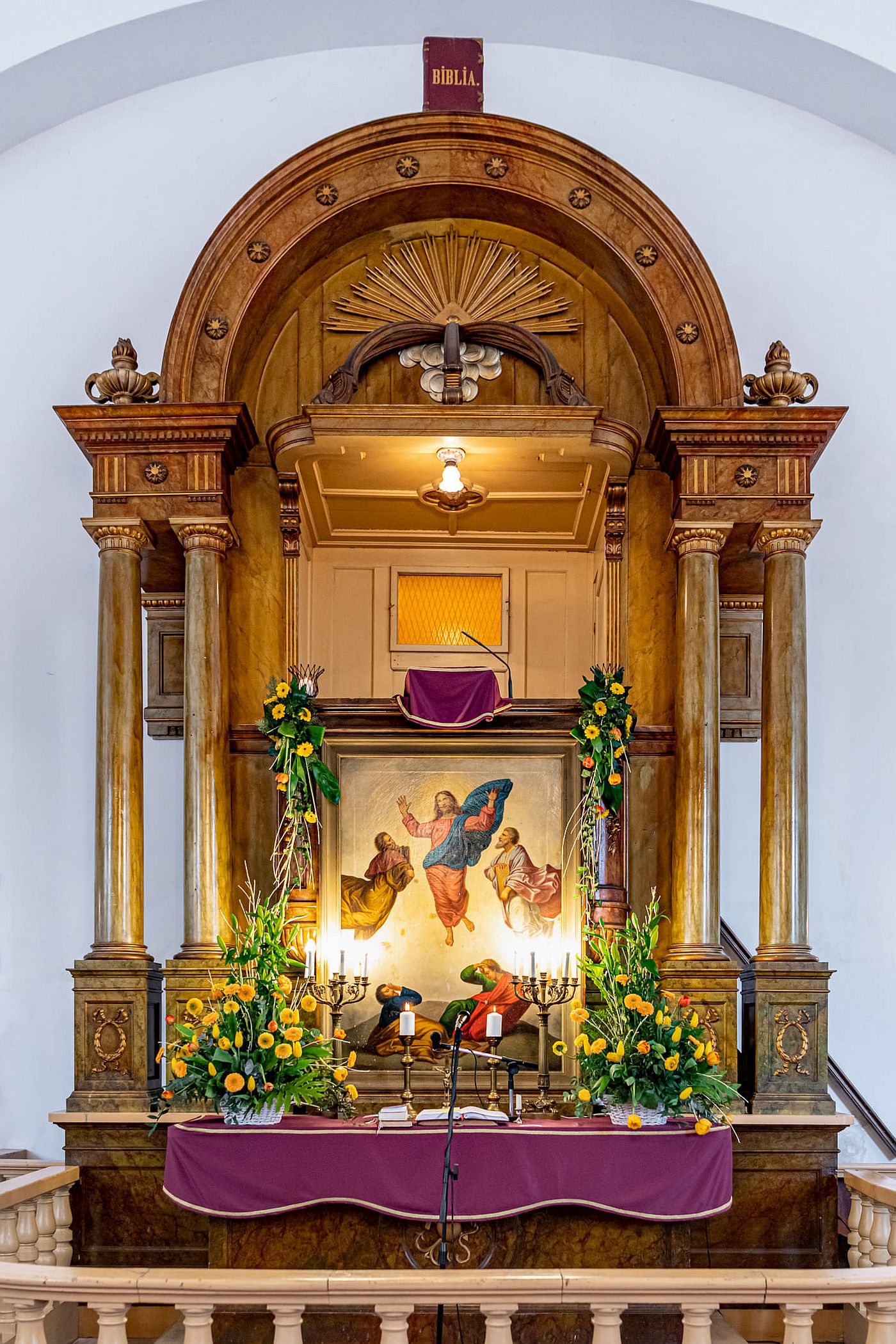 Pilis evangelikus templom oltarter foto Princz Mihaly