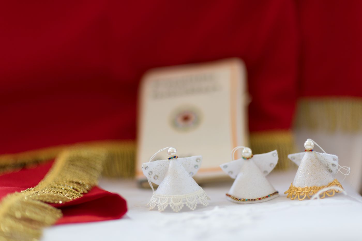 Rakospalota Kovacs Judit himzes felnott konfirmacio foto Magyari Marton 3