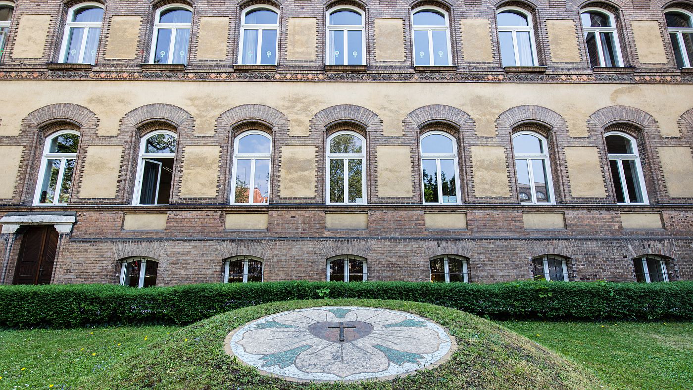 evangélikus iskola Luther-rózsa