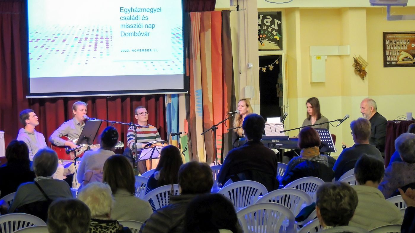 egyházmegyei nap Dombóváron - Gabriel zenekar koncertje
