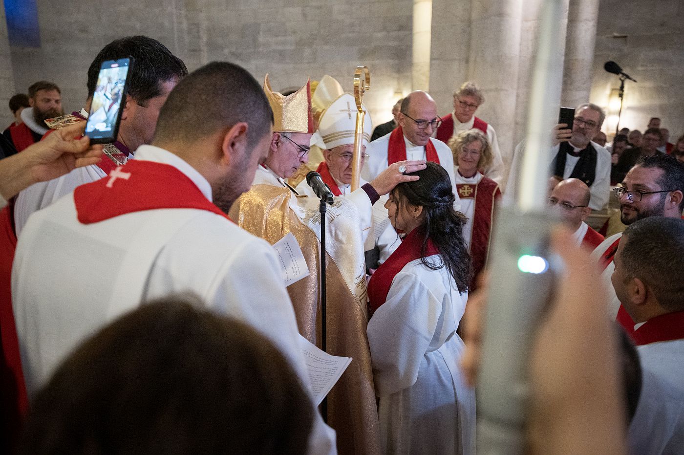 2023.01.22 Jeruzsalem Sally Azar elso palesztin evangelikus lelkeszno szentelese foto LWF Albin Hillert 1