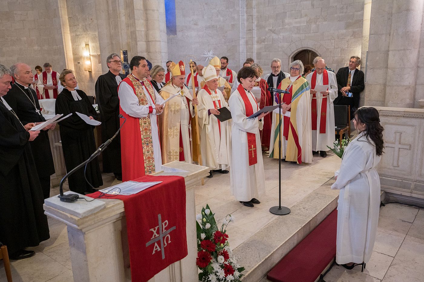 2023.01.22 Jeruzsalem Sally Azar elso palesztin evangelikus lelkeszno szentelese foto LWF Albin Hillert 2