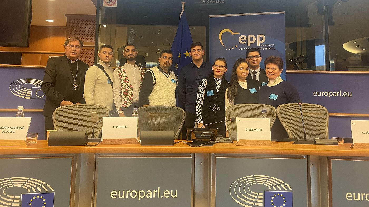 roma szakkollégisták az Európai Parlamentben