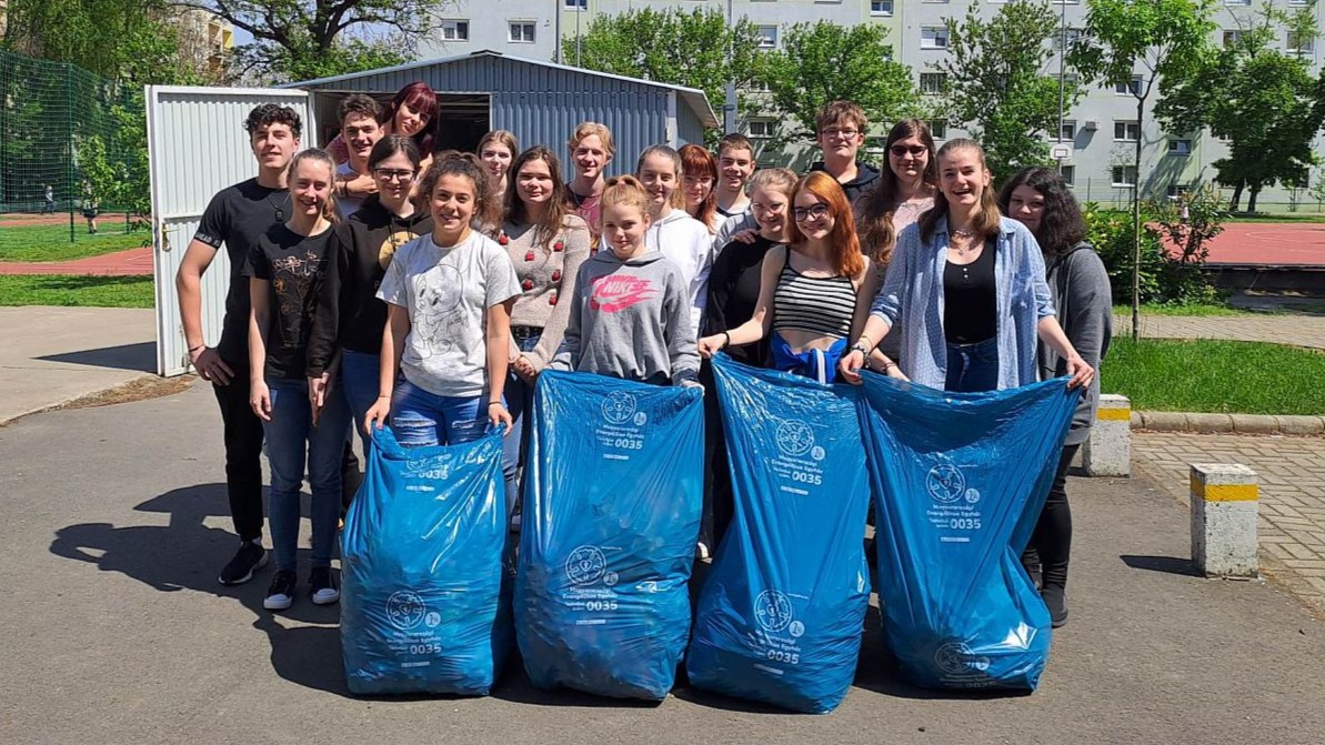 hulladékgyűjtő akció Orosházán