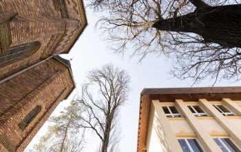 szarvasi evangélikus Újtemplom és Vajda Péter gimnázium különös perspektívából